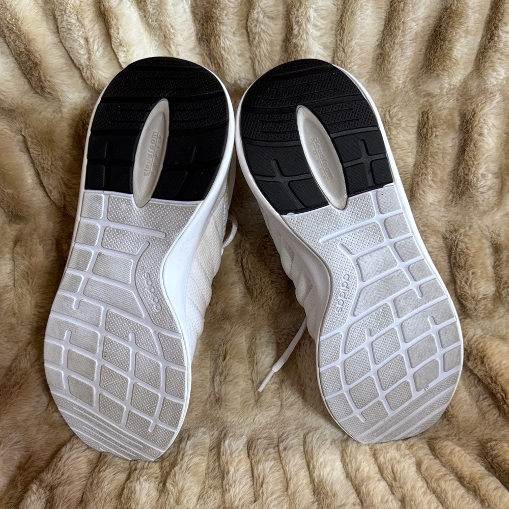 Adidas Women's Classic White Sneakers - Picture 5 of 5